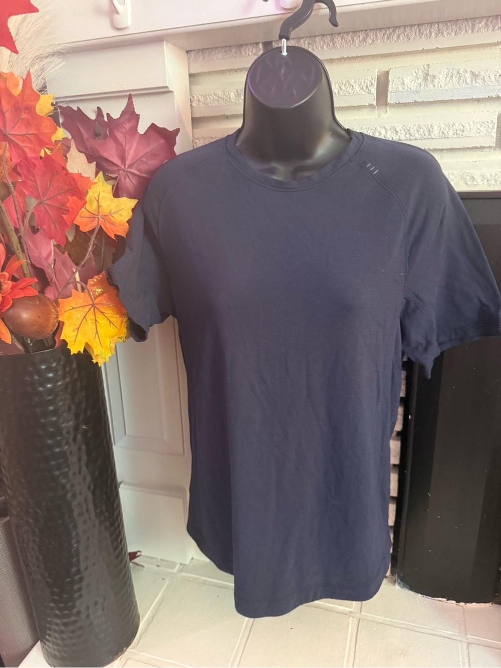 lululemon athletica Navy Short-Sleeve breathable Crewneck Tee Size L/XL